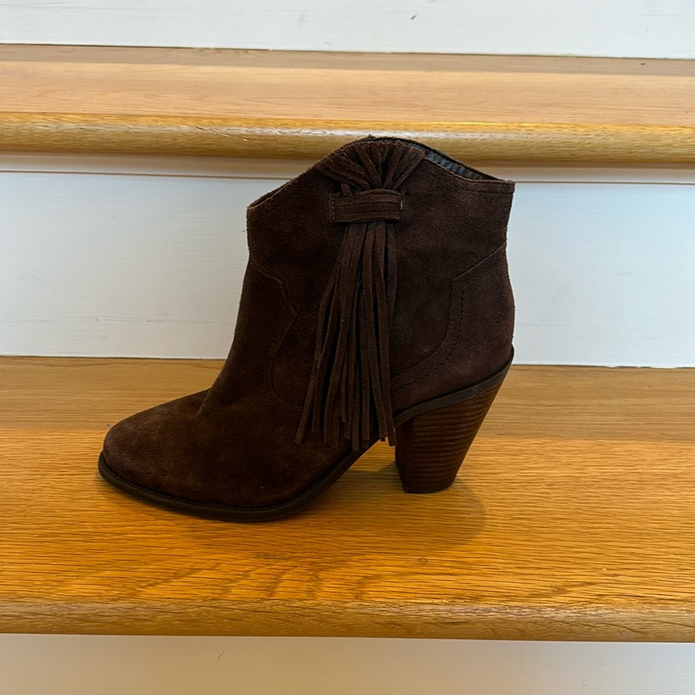 Jessica Simpson size 9 brown suede booties